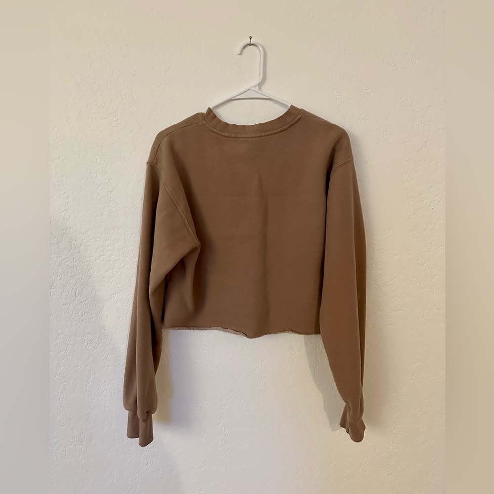 Aritzia TNA Cozy Fleece Perfect Cropped Sweatshirt